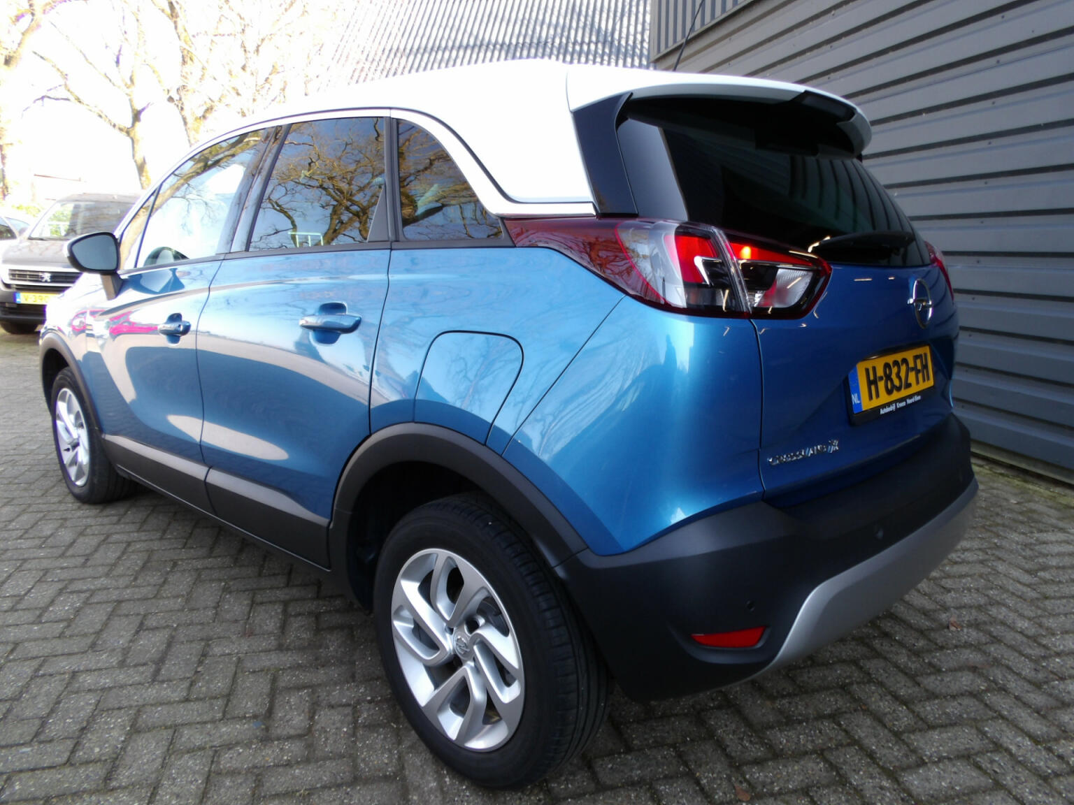 Opel-Crossland X-4